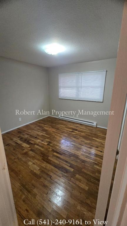 Building Photo - 3302 SW Jay Ave