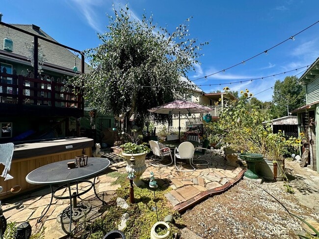 Building Photo - Completely Remodeled, Charming Victorian i...