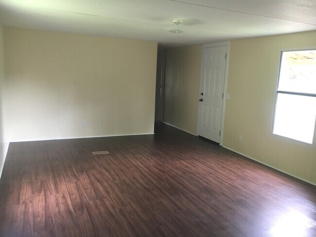 Building Photo - 1623 Rossmore Rd