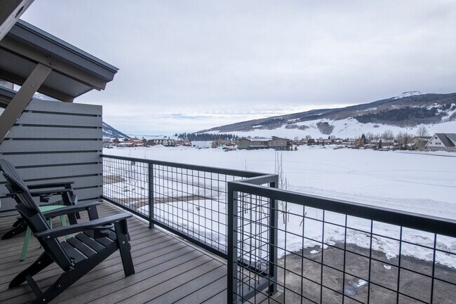 Building Photo - 85 Haverly St