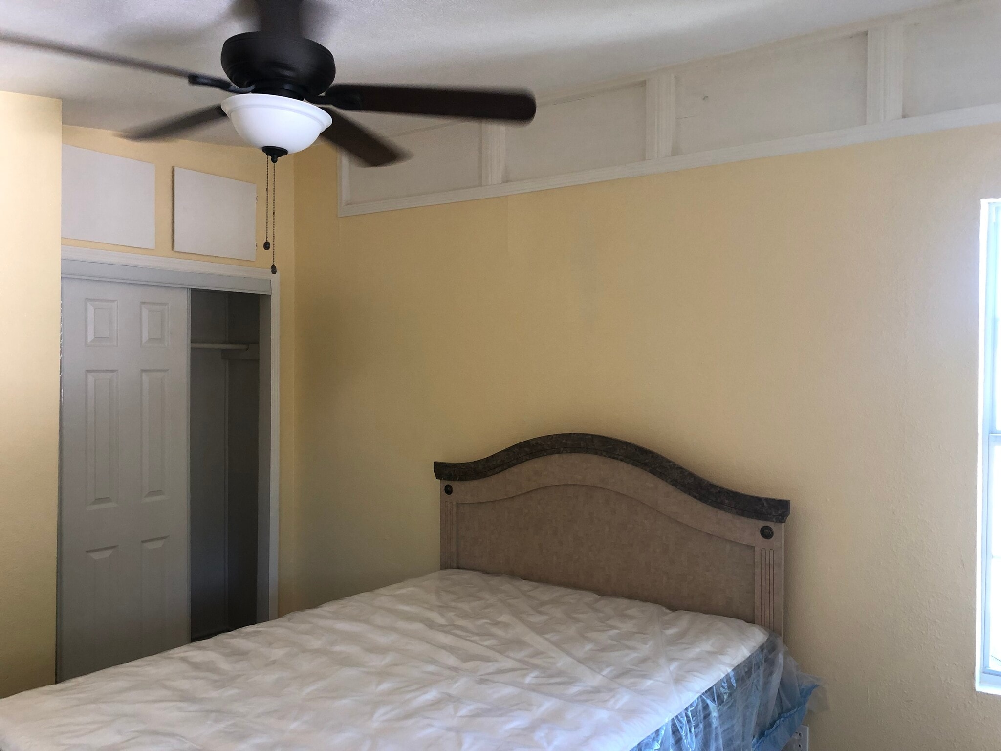 Building Photo - 134 Roberts St