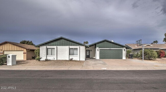 Building Photo - 10866 E Mercer Ln