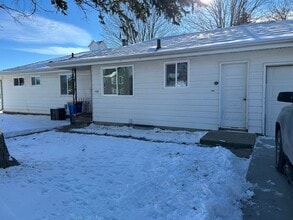 Building Photo - Charming 4-Bedroom Rambler for Rent – $2,000/month