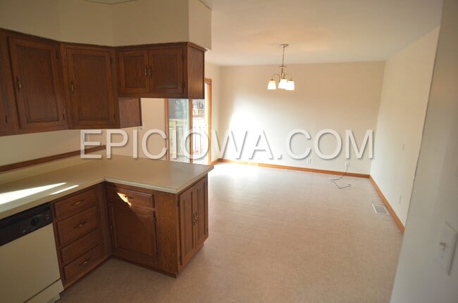 Building Photo - 1112 Cheyenne Rd NW