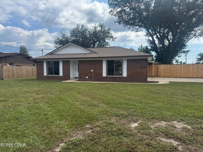 Building Photo - 5204 Park St