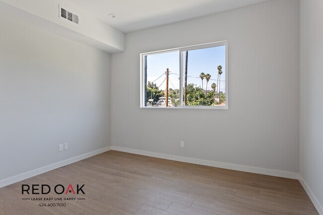 Building Photo - 4506 Esmeralda St