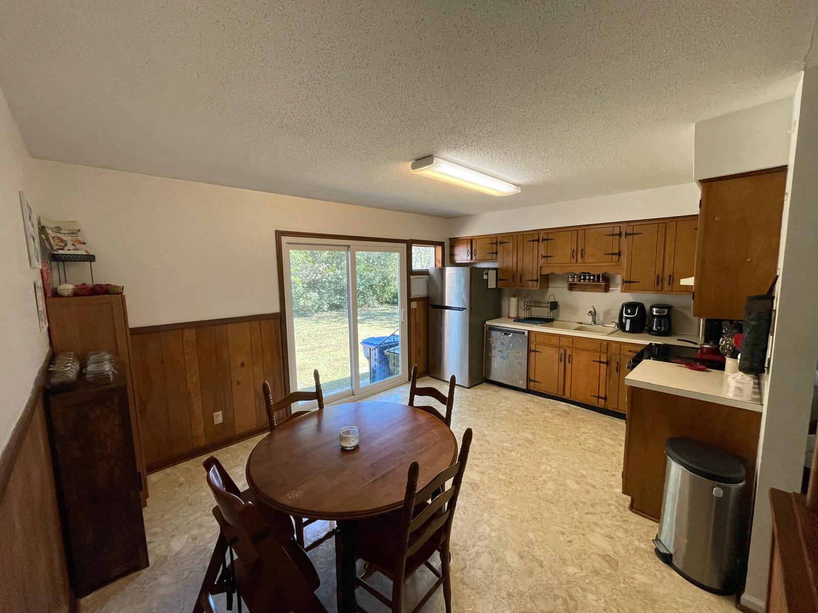 Kitchen - 963 Brynwood Dr