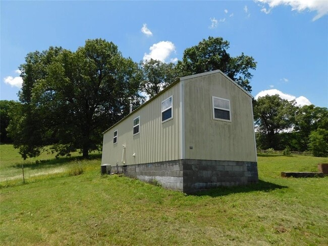 Building Photo - 1465 Country Rd