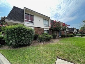 Building Photo - 1700 SW 16th Ct
