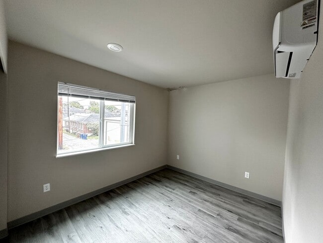 Building Photo - 2BR | 1BA – Washer & Dryer, A/C in Every R...