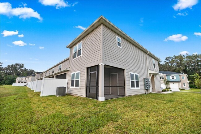 Building Photo - 3644 SE 37th Ct
