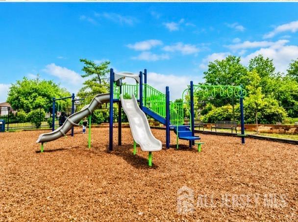 Building Photo - 812 Green Hollow Dr