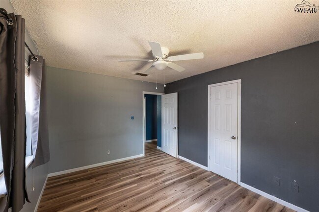 Building Photo - 4661 Briarwood Dr