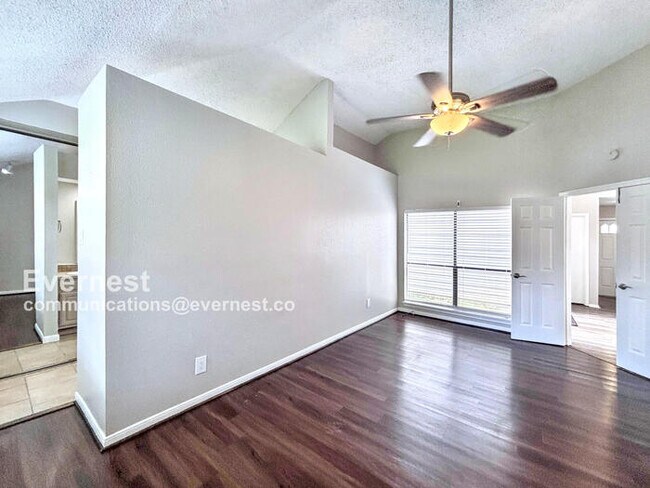 Building Photo - 2734 Indian Trail Dr