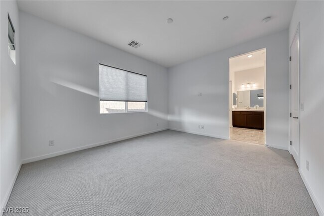 Building Photo - 102 Ibiza Lk Dr