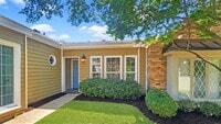 Building Photo - 2067 Hazel Hedge Ln