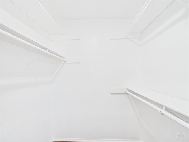 Building Photo - 1303 Hollow Creek Dr