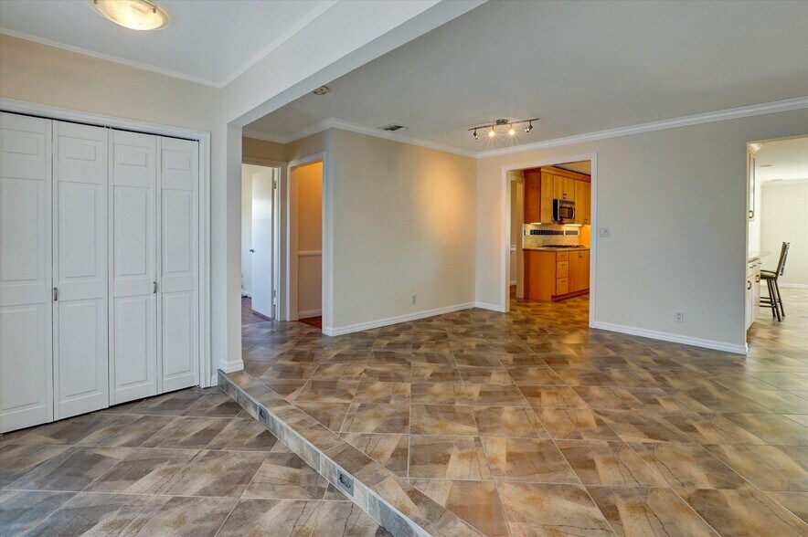 Building Photo - 17068 Celtic St