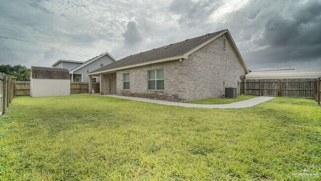 Building Photo - 2415 Flag Stone Terrace