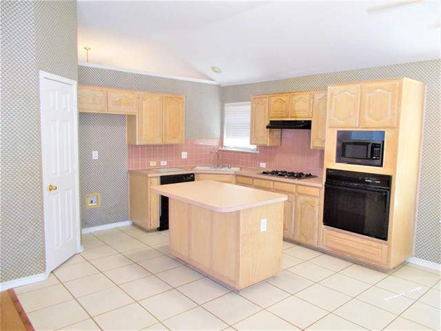 Building Photo - 914 Heritage Pkwy S