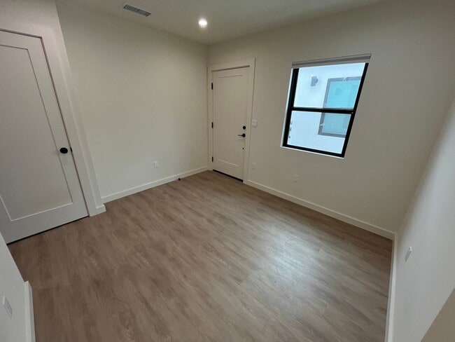 Building Photo - 1059 Turquoise St