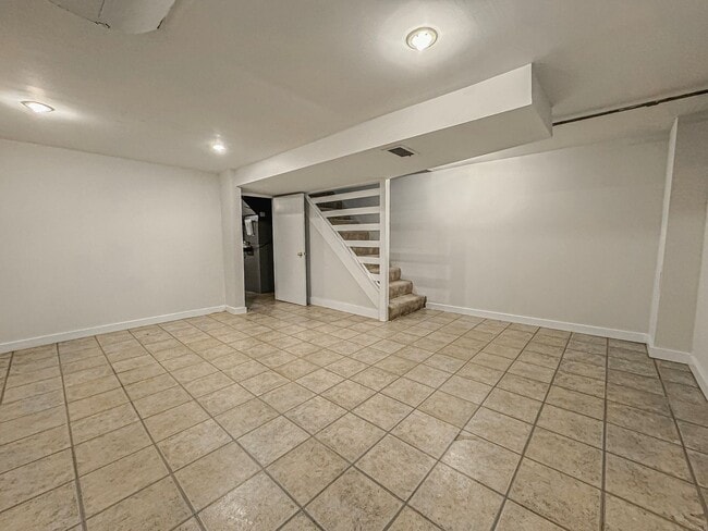 Building Photo - Beautiful 3 Bed 1 Bath End Row Brick Townhouse With Fenced In Yard In River Terrace