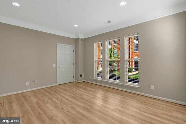 Building Photo - 42790 Lauder Terrace