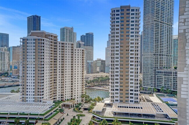 Building Photo - 888 Brickell Key Dr
