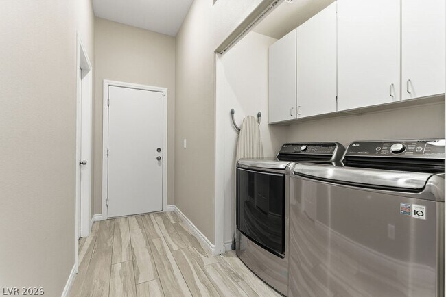 Building Photo - 1812 Snow Spring Ln