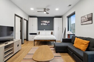 Building Photo - 423 E Michigan St