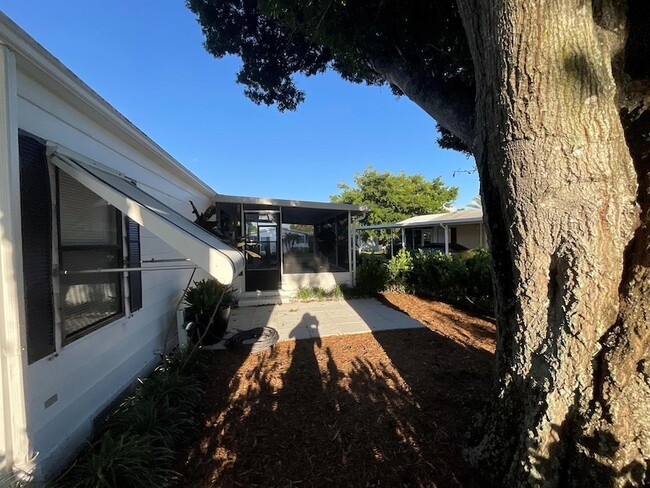 Building Photo - 920 Sun Acres Ln