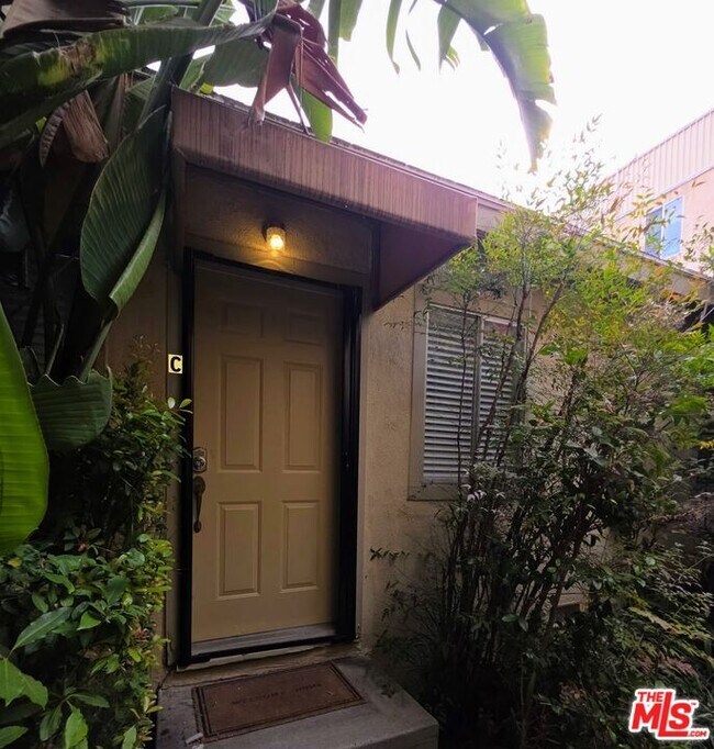 Building Photo - 632 Santa Clara Ave