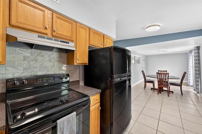 Building Photo - 3015 Tampico Dr