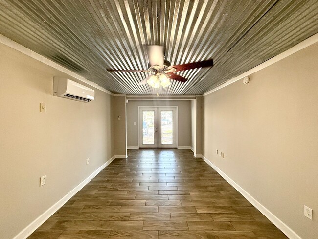 Building Photo - ADORABLE 2 BED WINTER PARK RENTAL HOME