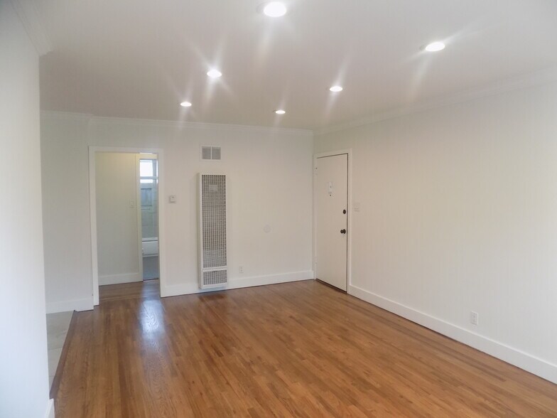 Building Photo - 1515 S Wooster St