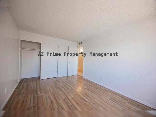 Building Photo - 5040 N 40th Ave