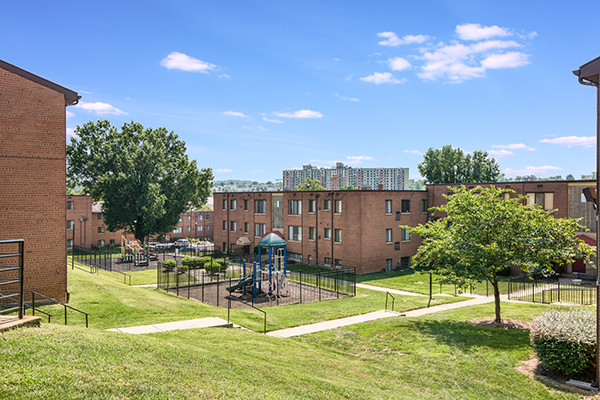 Building Photo - Meadowbrook Run