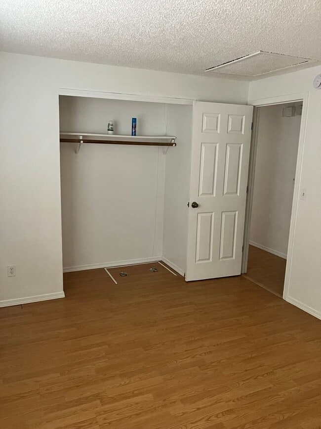 Building Photo - 2429 NE Saratoga St