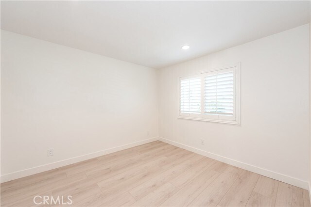 Building Photo - 45 Cedarlake