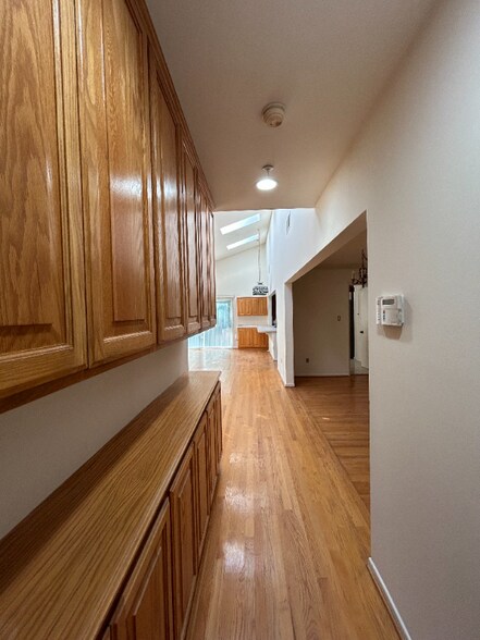 Building Photo - 3305 Jurich Pl