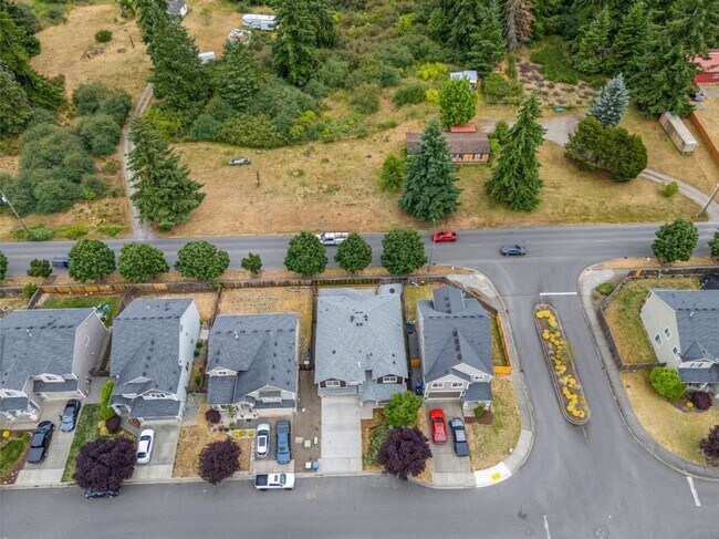 Building Photo - 15592 Chad Dr SE