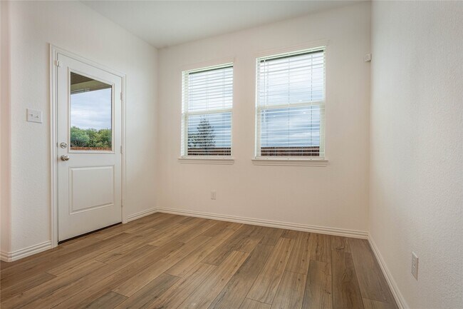 Building Photo - 3616 Mallard Wy