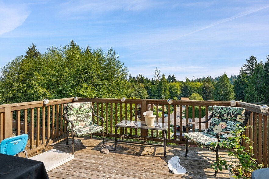 Patio - 1182 NE Sockeye Ct