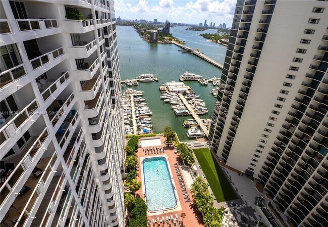 Building Photo - 1717 N Bayshore Dr