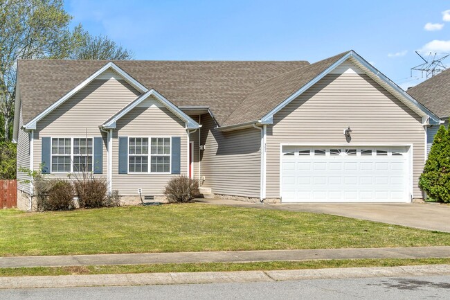 Building Photo - COMING SOON!    Cute home close to shoppin...