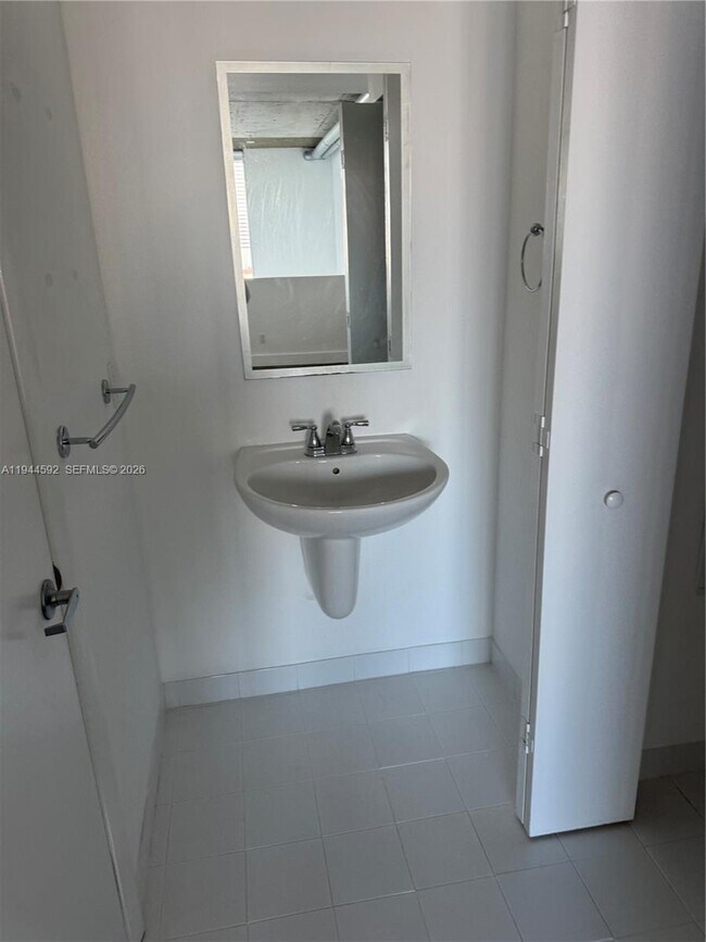 Building Photo - 690 SW 1st Ct