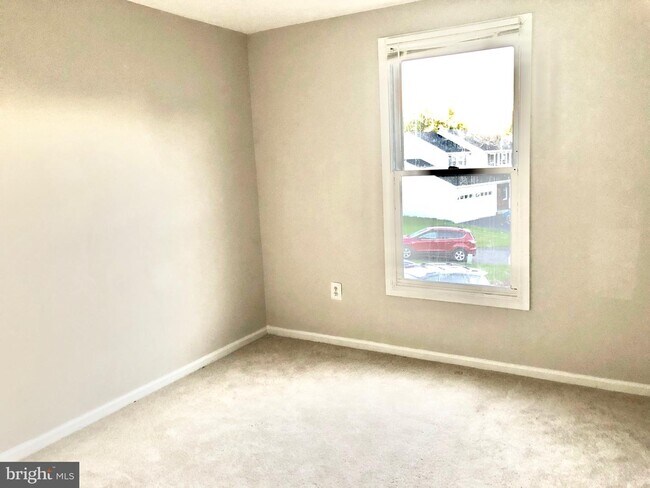 Building Photo - 2 Cinnabar Ct