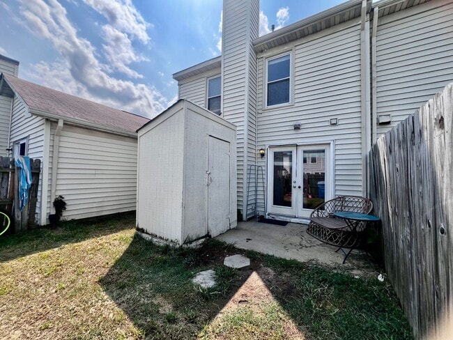 Building Photo - Come see this gorgeous townhouse in the desirable Ocean Lakes community!