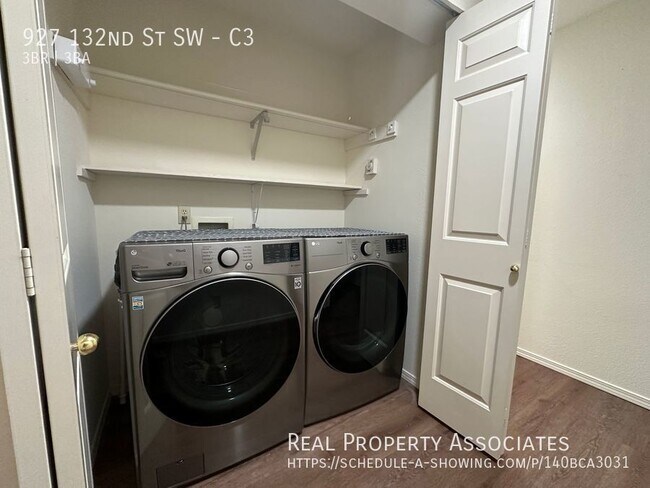 Building Photo - 927 132nd St SW