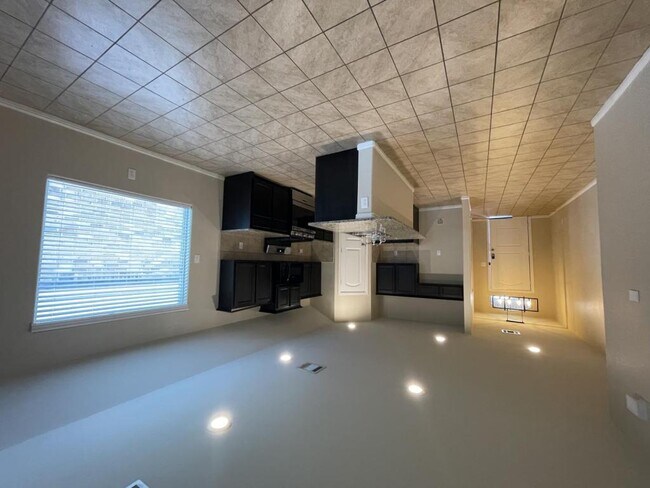 Building Photo - 744 Watson Wy